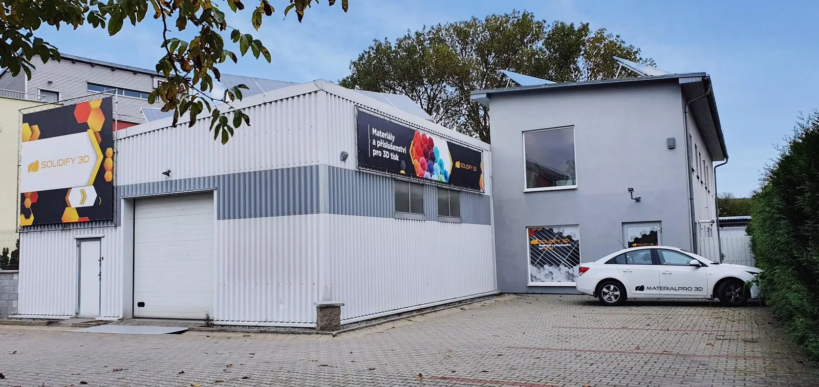 Budova showroomu a prodejny MaterialPro3D v obci Česká u Brna